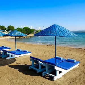 Club Atlantis Hotel